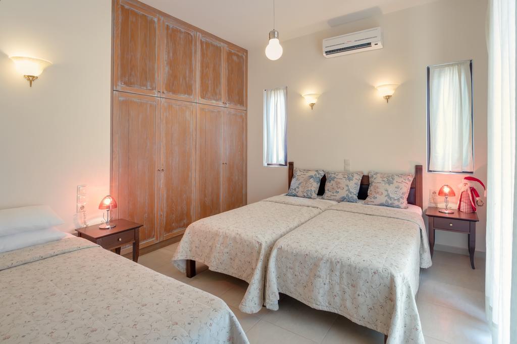 אגיה פלגיה קיתירה Sea Views At Villa Anemomylos With Heated Pool, Ping Pong And Tennis חדר תמונה