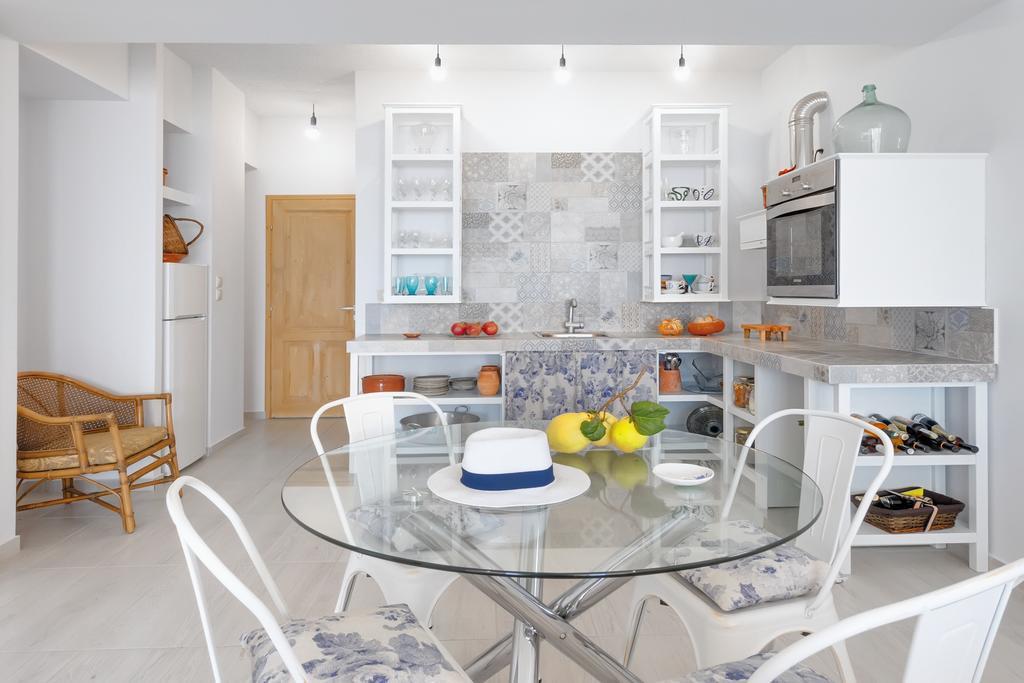אגיה פלגיה קיתירה Sea Views At Villa Anemomylos With Heated Pool, Ping Pong And Tennis חדר תמונה