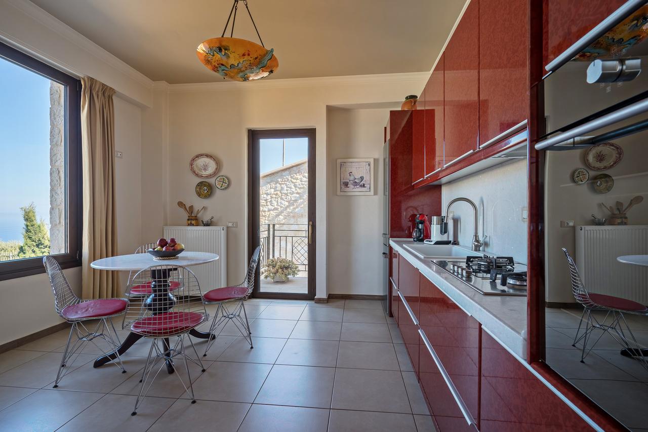 אגיה פלגיה קיתירה Sea Views At Villa Anemomylos With Heated Pool, Ping Pong And Tennis מראה חיצוני תמונה